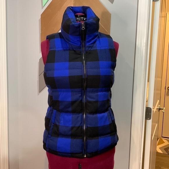 Old navy blue buffalo plaid puffer vest size small - Picture 1 of 9